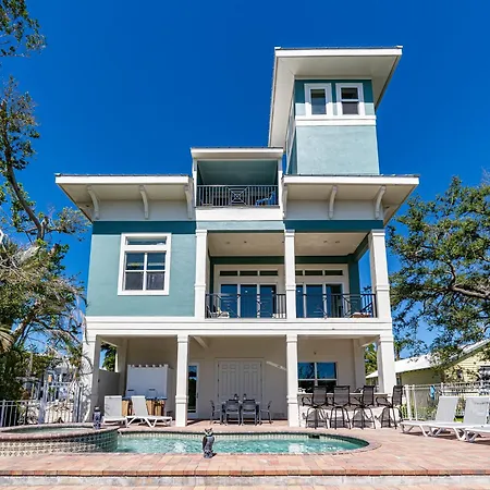 Beautiful Home With Private Pool On The North End Of Fort Myers Beach! Home